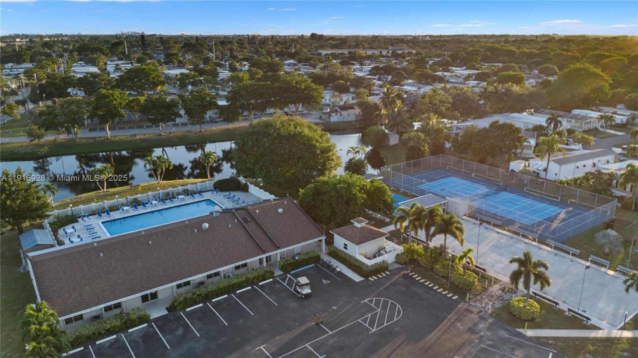 5239 NW 3rd Ave, Deerfield Beach, FL 33064 Photo