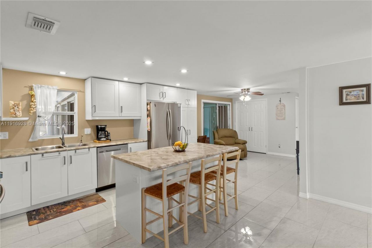 5239 NW 3rd Ave, Deerfield Beach, FL 33064 Photo