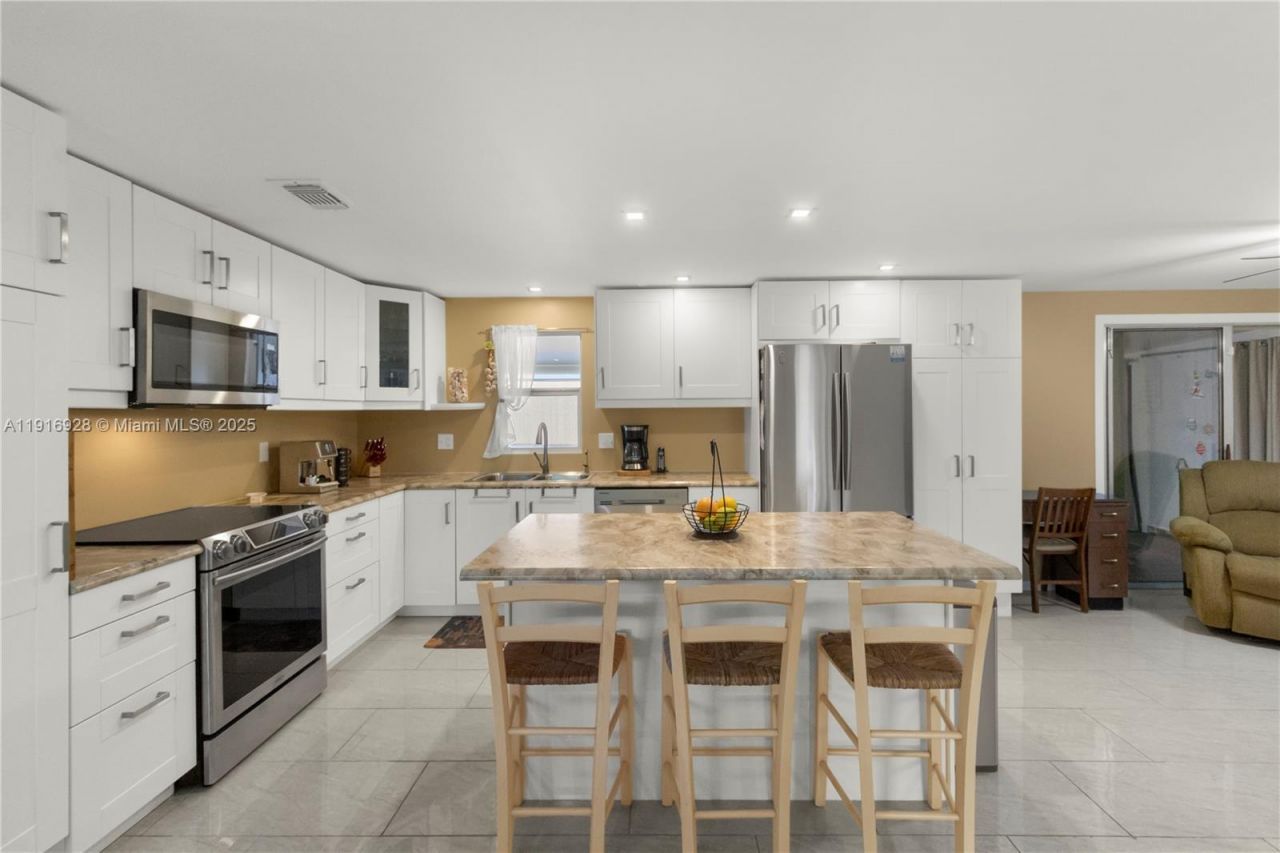 5239 NW 3rd Ave, Deerfield Beach, FL 33064 Photo