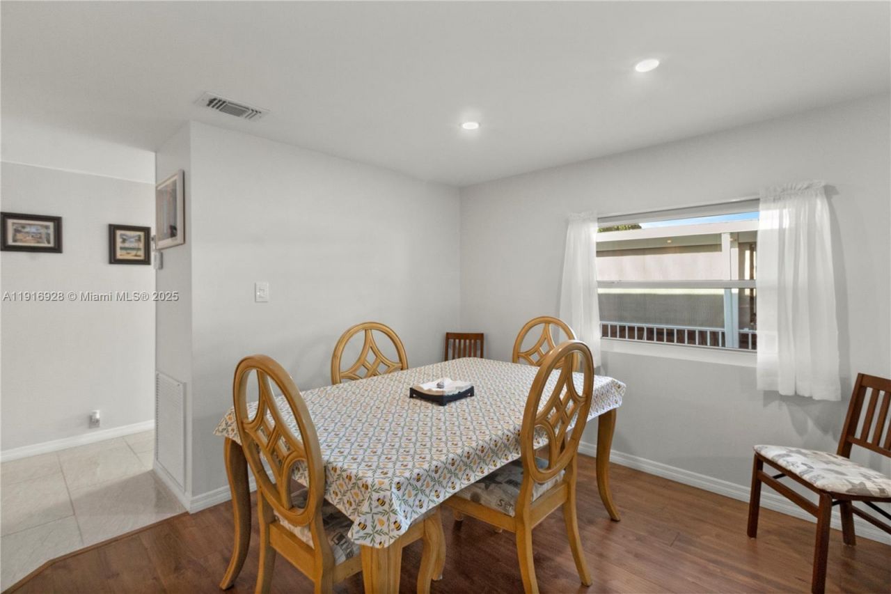 5239 NW 3rd Ave, Deerfield Beach, FL 33064 Photo