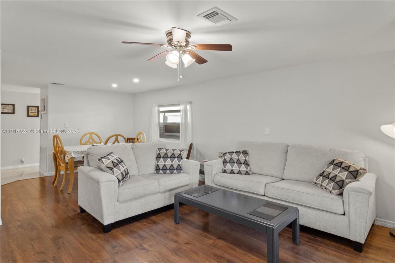 5239 NW 3rd Ave, Deerfield Beach, FL 33064 Photo