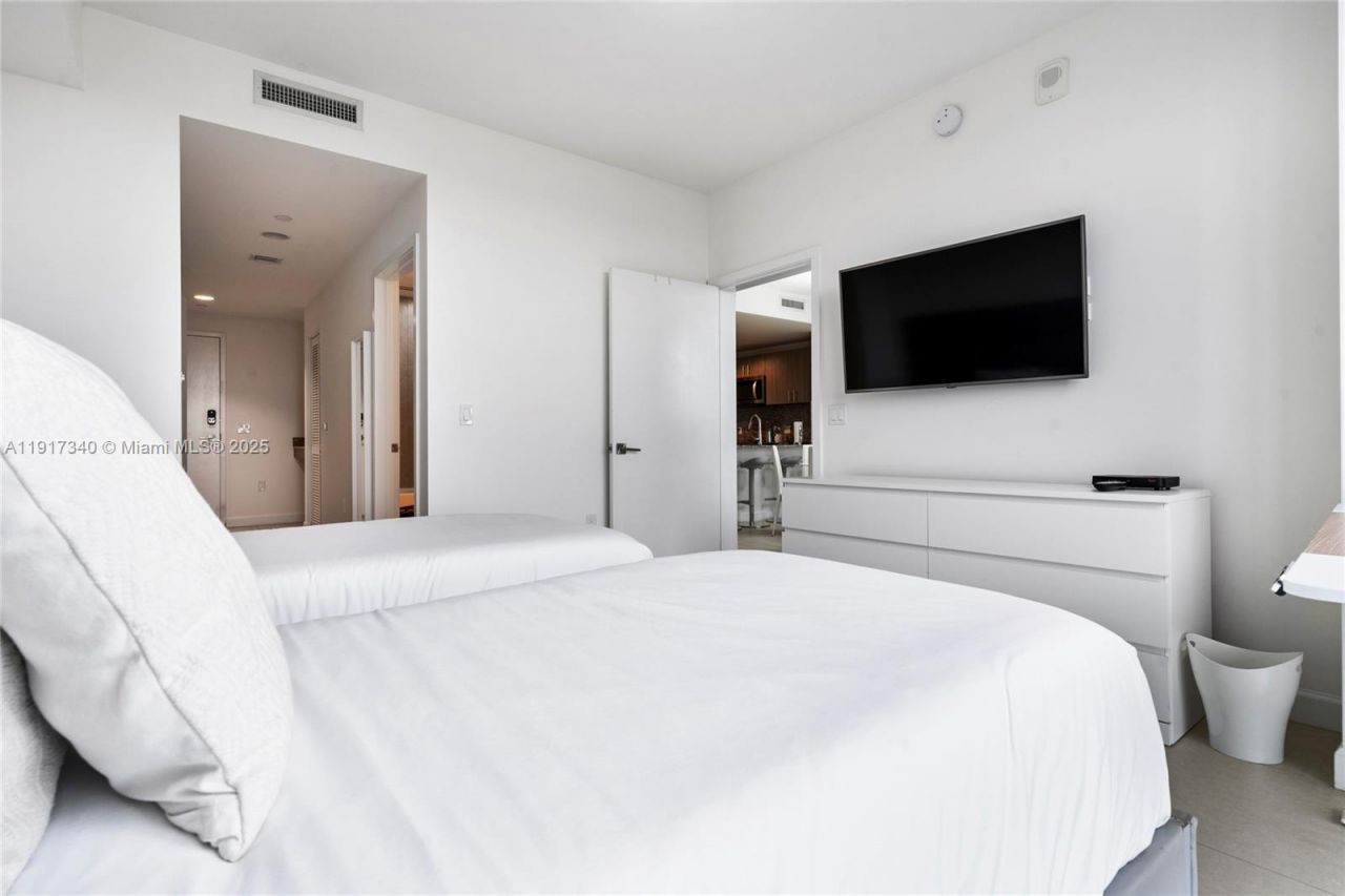 5350 NW 84th Ave, Unit 909, Doral, FL 33166 Photo