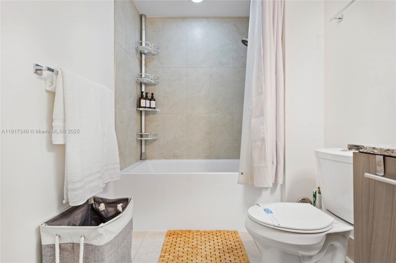 5350 NW 84th Ave, Unit 909, Doral, FL 33166 Photo