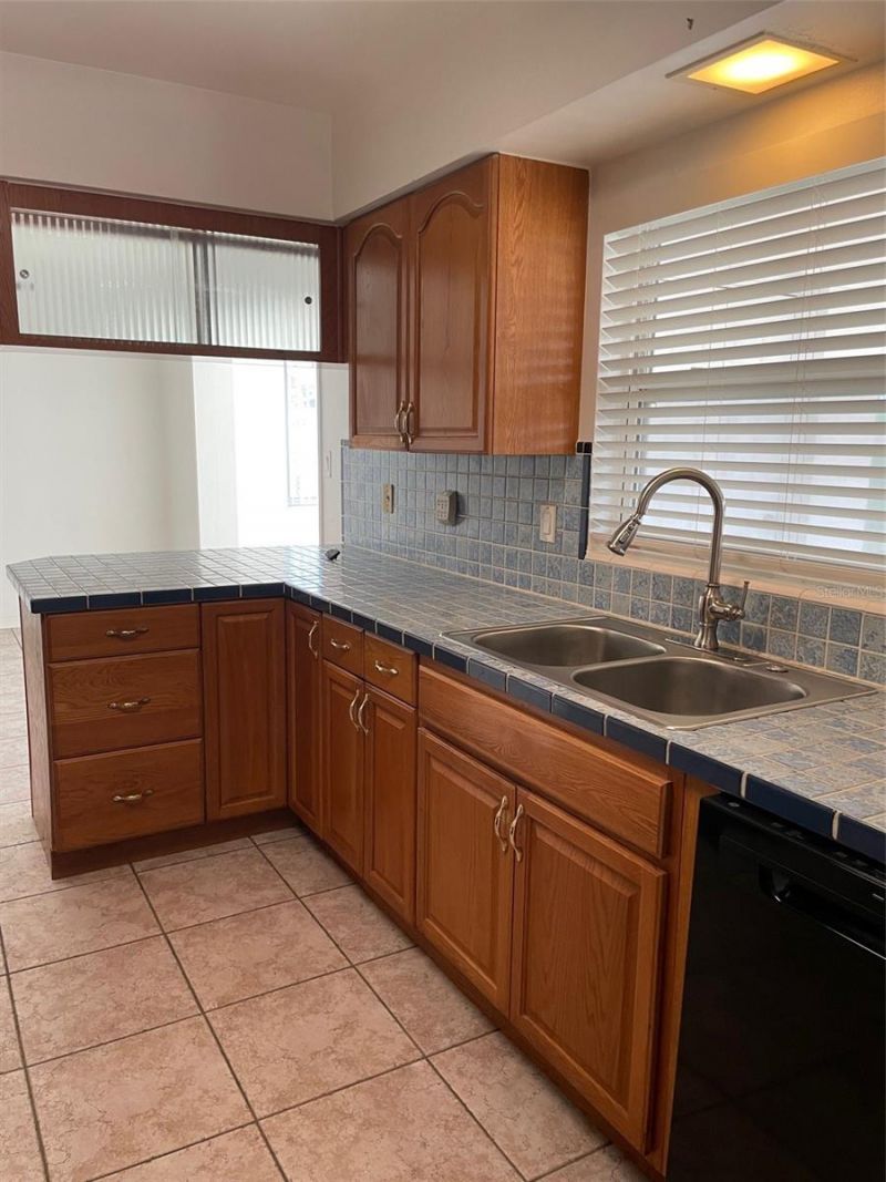 2420 68th Avenue S, Saint Petersburg, FL 33712 Photo