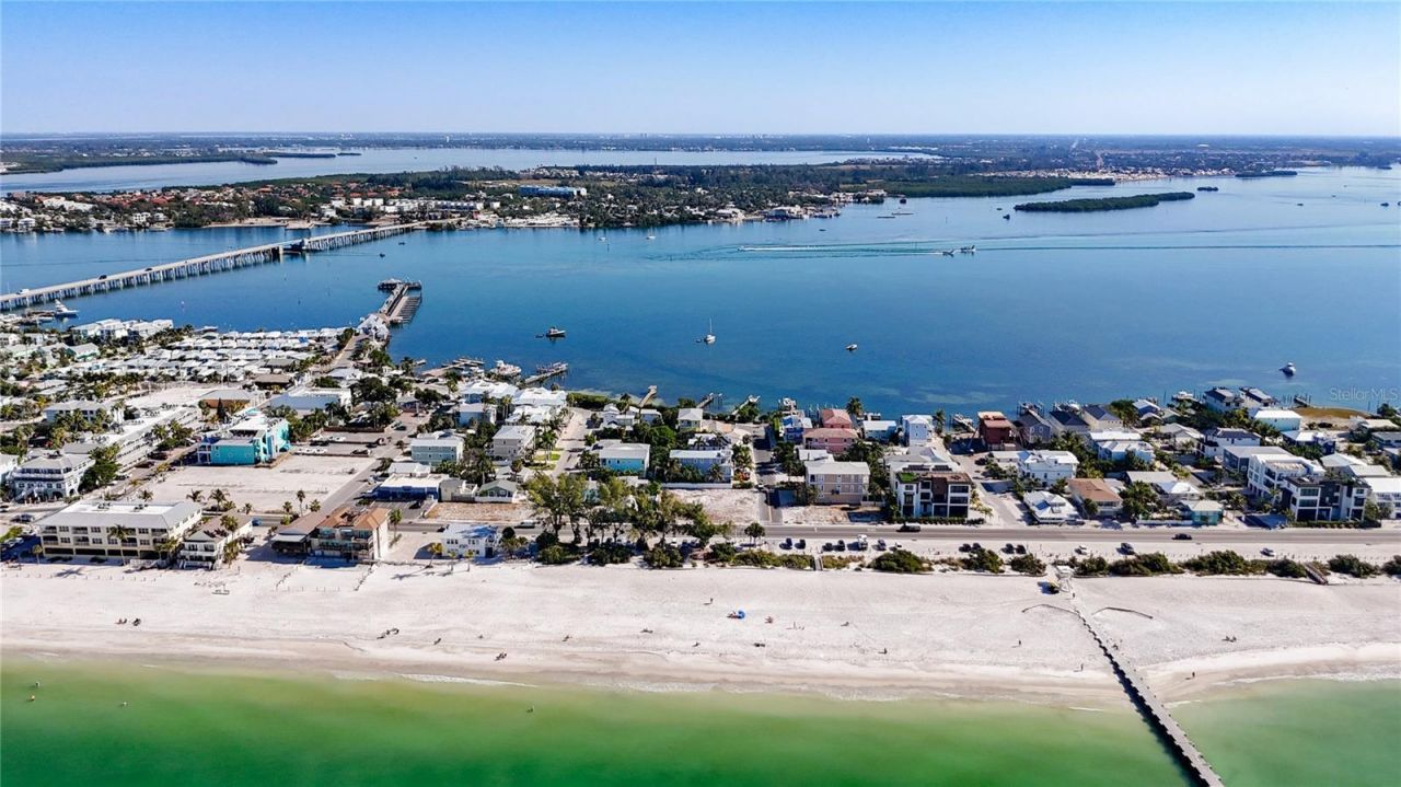 403 Gulf Drive S, Bradenton Beach, FL 34217 Photo