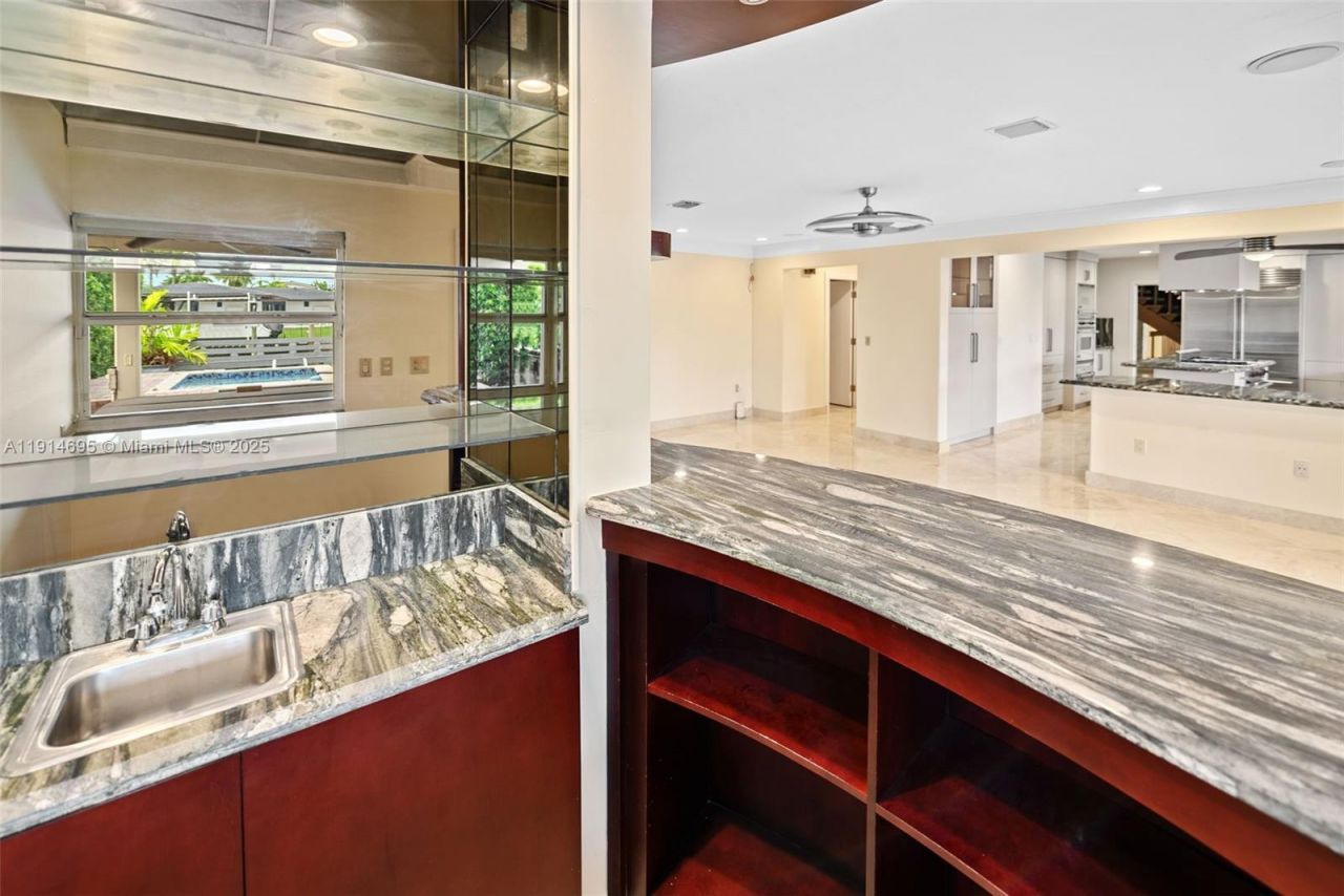 2015 NE 120th Rd, North Miami, FL 33181 Photo