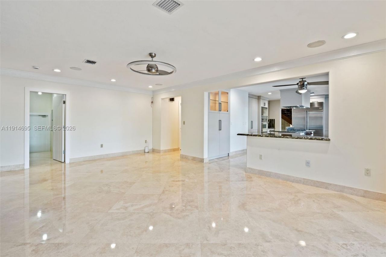 2015 NE 120th Rd, North Miami, FL 33181 Photo