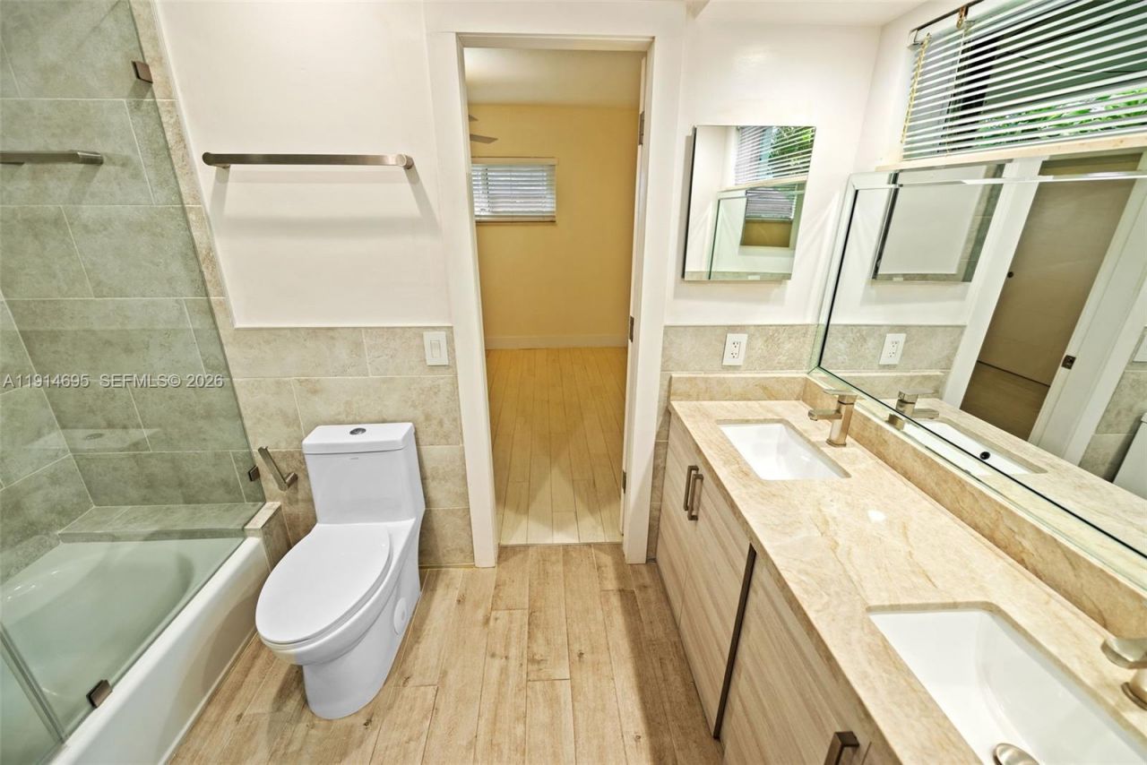 2015 NE 120th Rd, North Miami, FL 33181 Photo