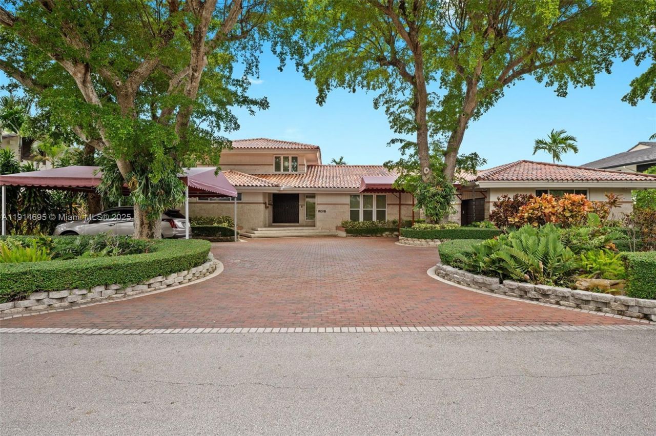 2015 NE 120th Rd, North Miami, FL 33181 Photo