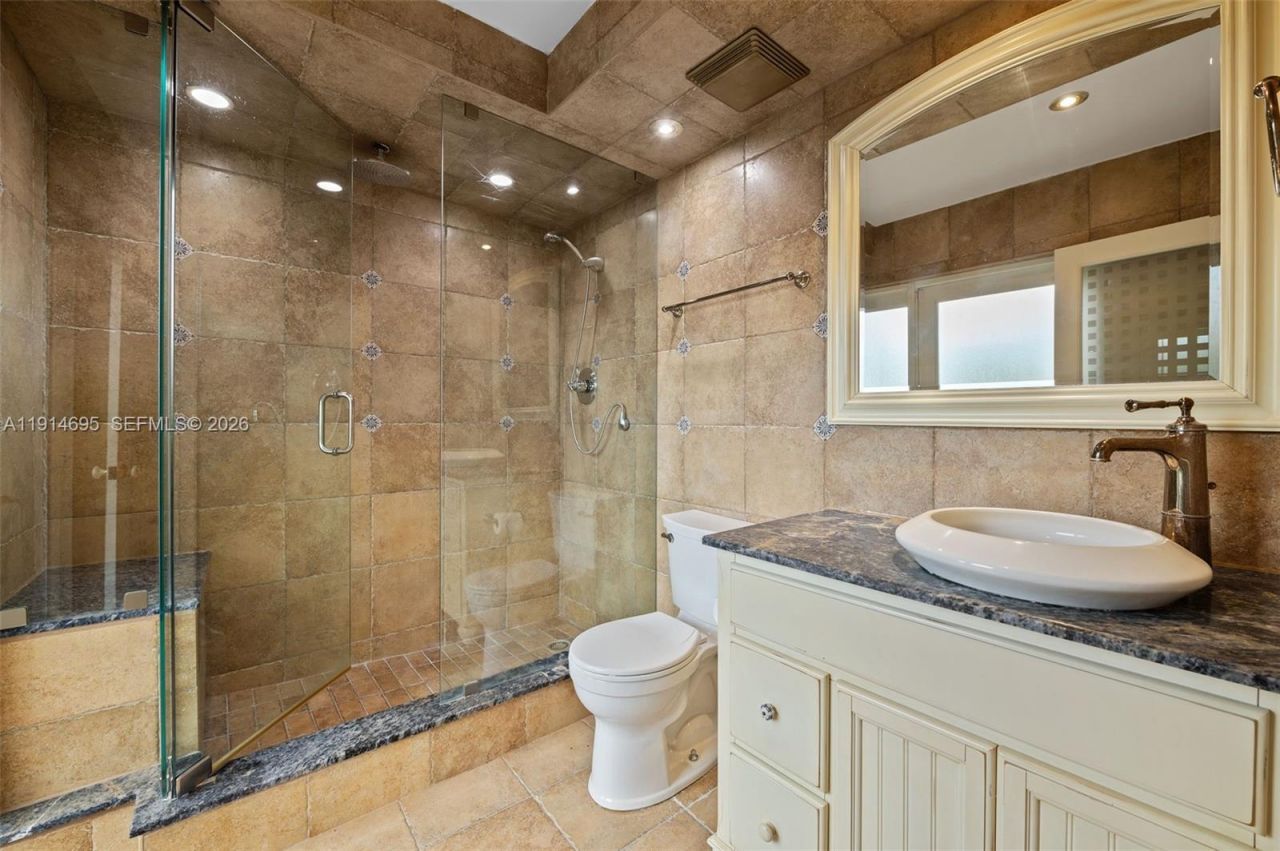 2015 NE 120th Rd, North Miami, FL 33181 Photo