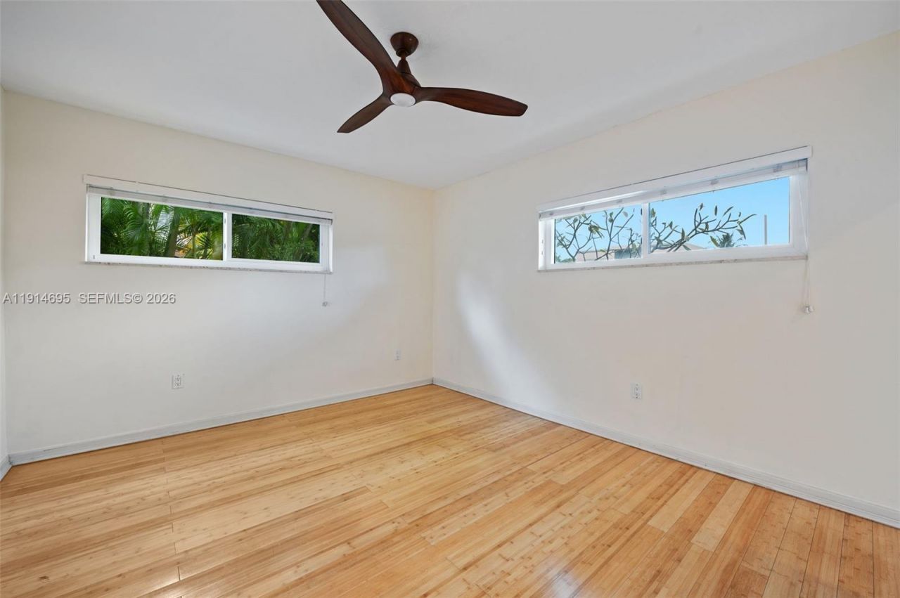 2015 NE 120th Rd, North Miami, FL 33181 Photo