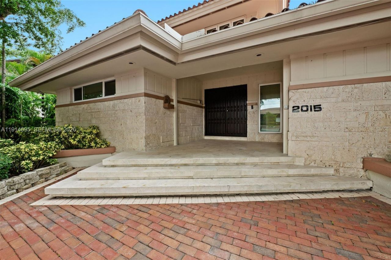 2015 NE 120th Rd, North Miami, FL 33181 Photo