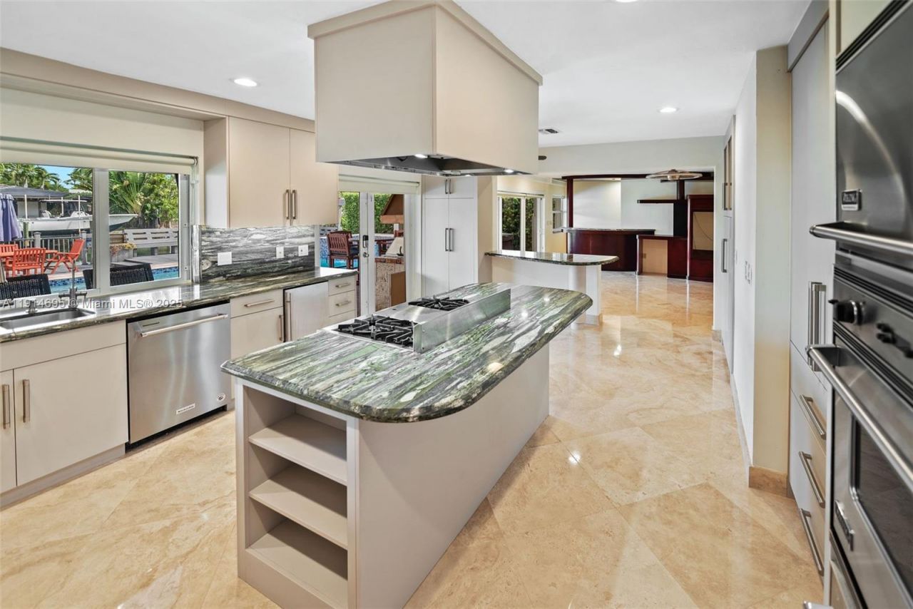 2015 NE 120th Rd, North Miami, FL 33181 Photo