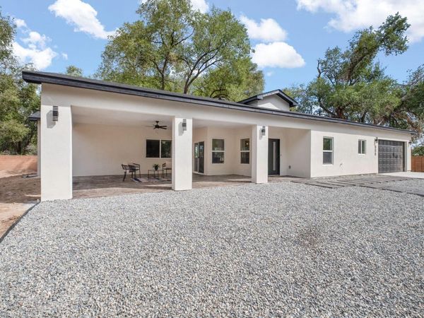 808 Montoya Street NW, Albuquerque, NM 87104