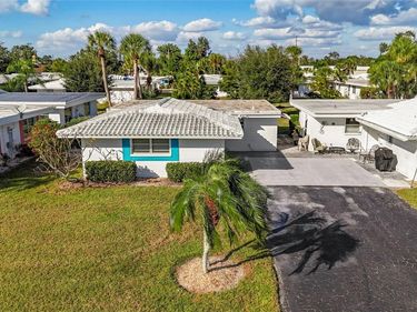 1523 LAKESIDE DRIVE, Unit 15, VENICE, FL 34293