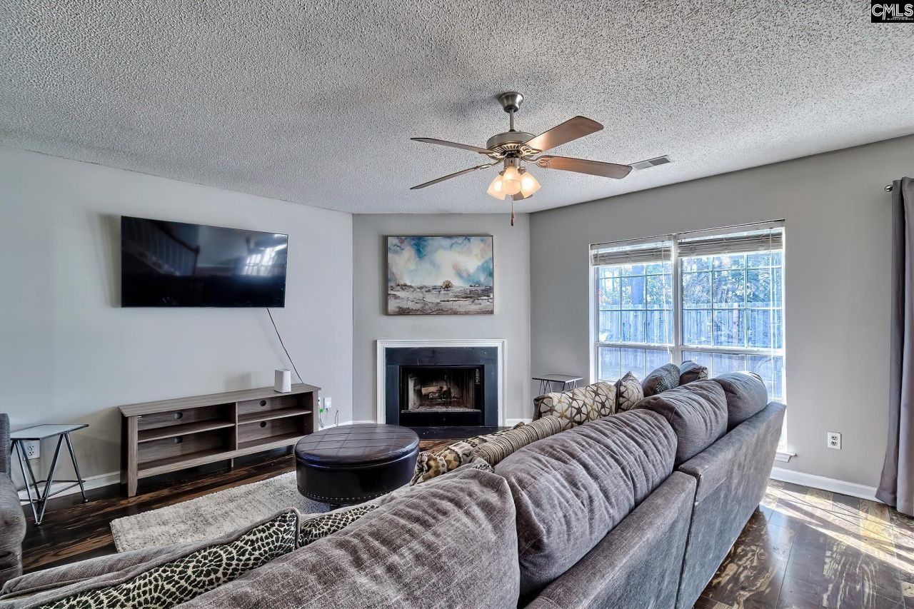 102 Autumn Run Circle Photo 10