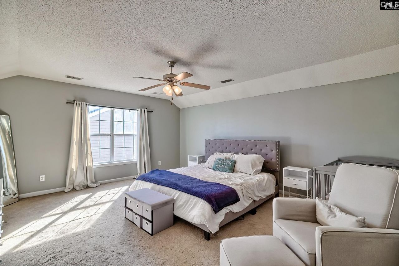 102 Autumn Run Circle Photo 18