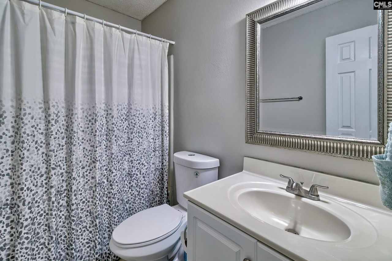 102 Autumn Run Circle Photo 7