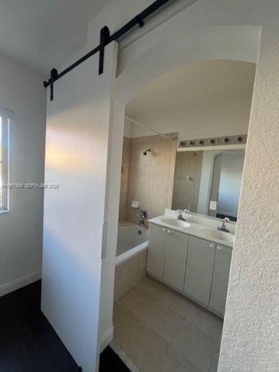 8305 NW 108th Ave, Unit 7-18, Doral, FL 33178 Photo