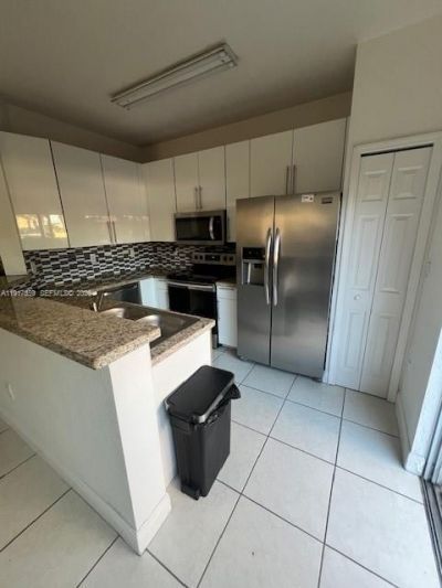 8305 NW 108th Ave, Unit 7-18, Doral, FL 33178 Photo