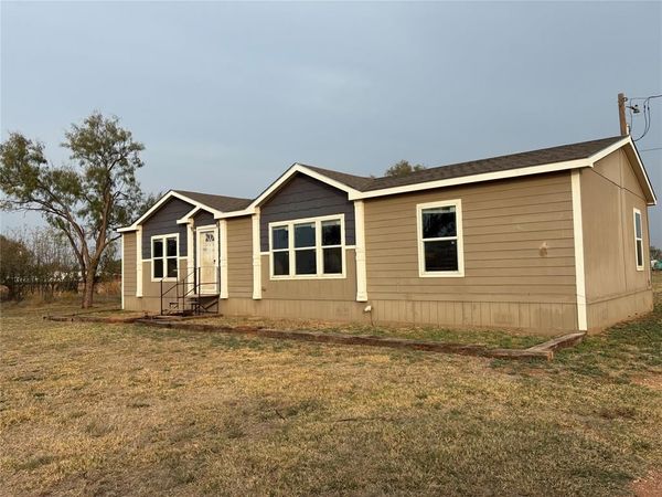 117 S Cedar Street, Trent, TX 79561