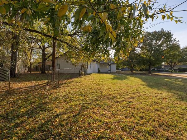 345 Claudia Street, Arlington, TX 76010