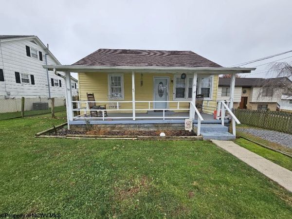 61 Leo Menendez Drive, Spelter, WV 26438