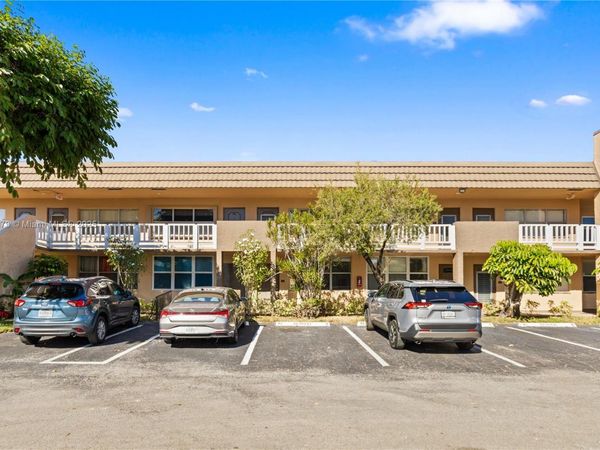 9121 Sunrise Lakes Blvd, Unit 104, Sunrise, FL 33322