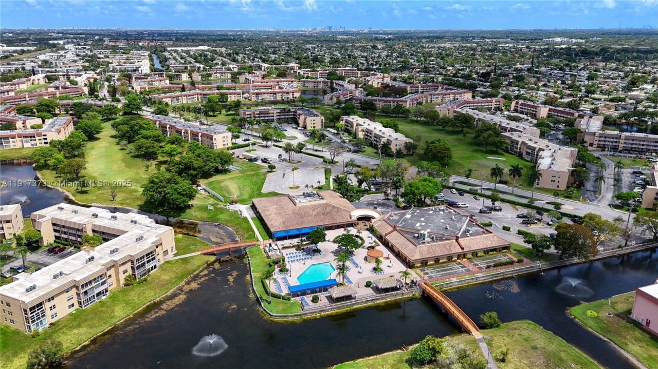 9121 Sunrise Lakes Blvd, Unit 104, Sunrise, FL 33322 Photo