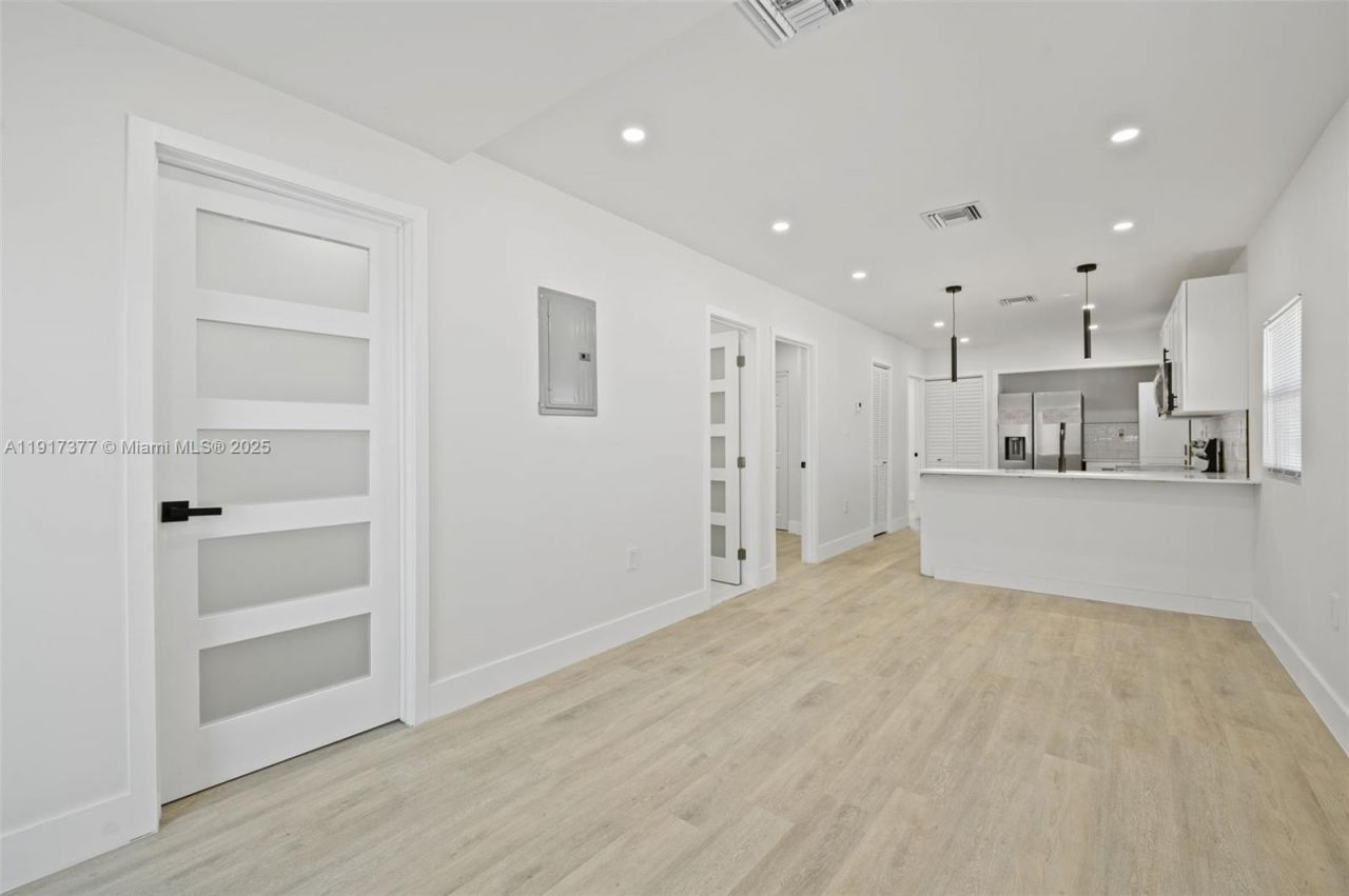 1844 NW 67th St, Miami, FL 33147 Photo