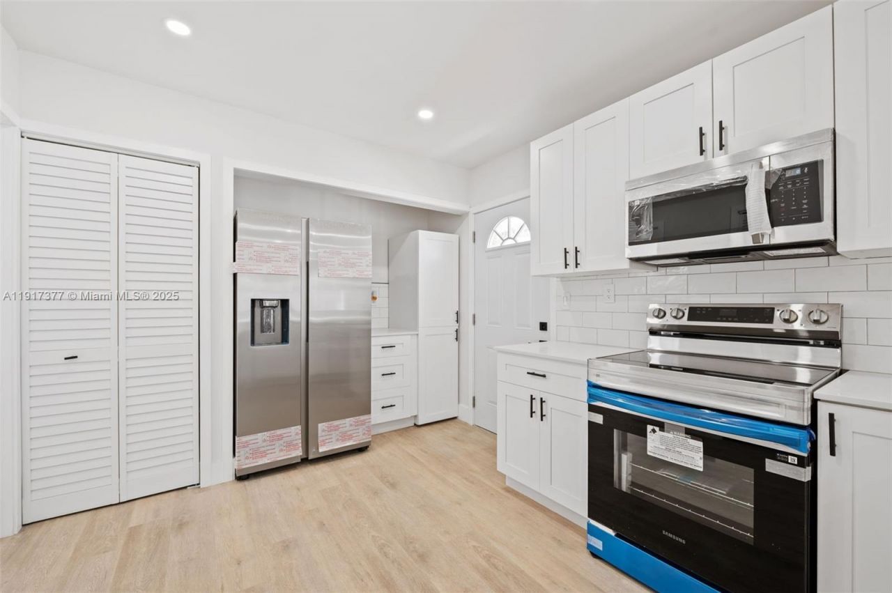 1844 NW 67th St, Miami, FL 33147 Photo