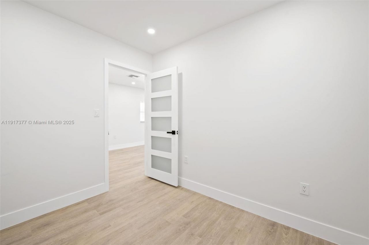 1844 NW 67th St, Miami, FL 33147 Photo