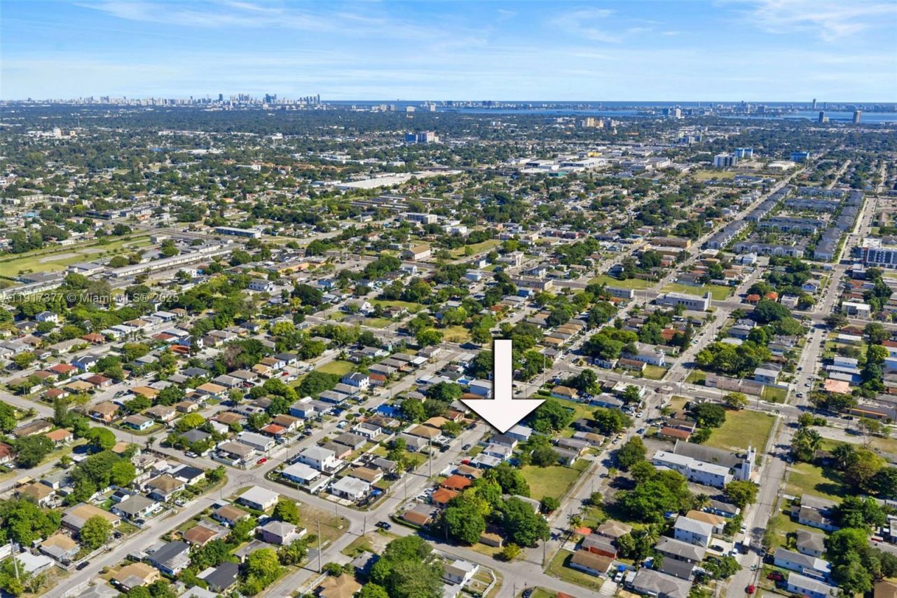 1844 NW 67th St, Miami, FL 33147 Photo