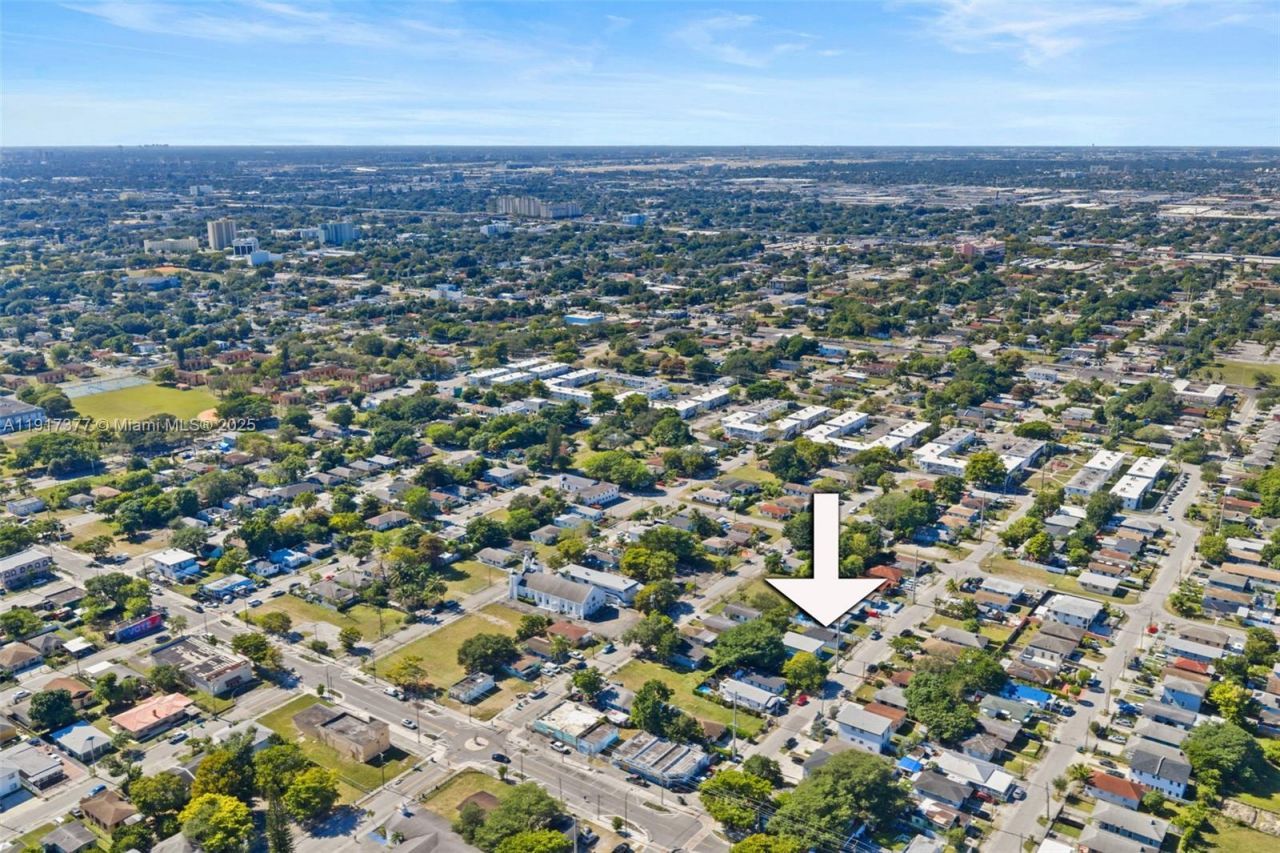 1844 NW 67th St, Miami, FL 33147 Photo