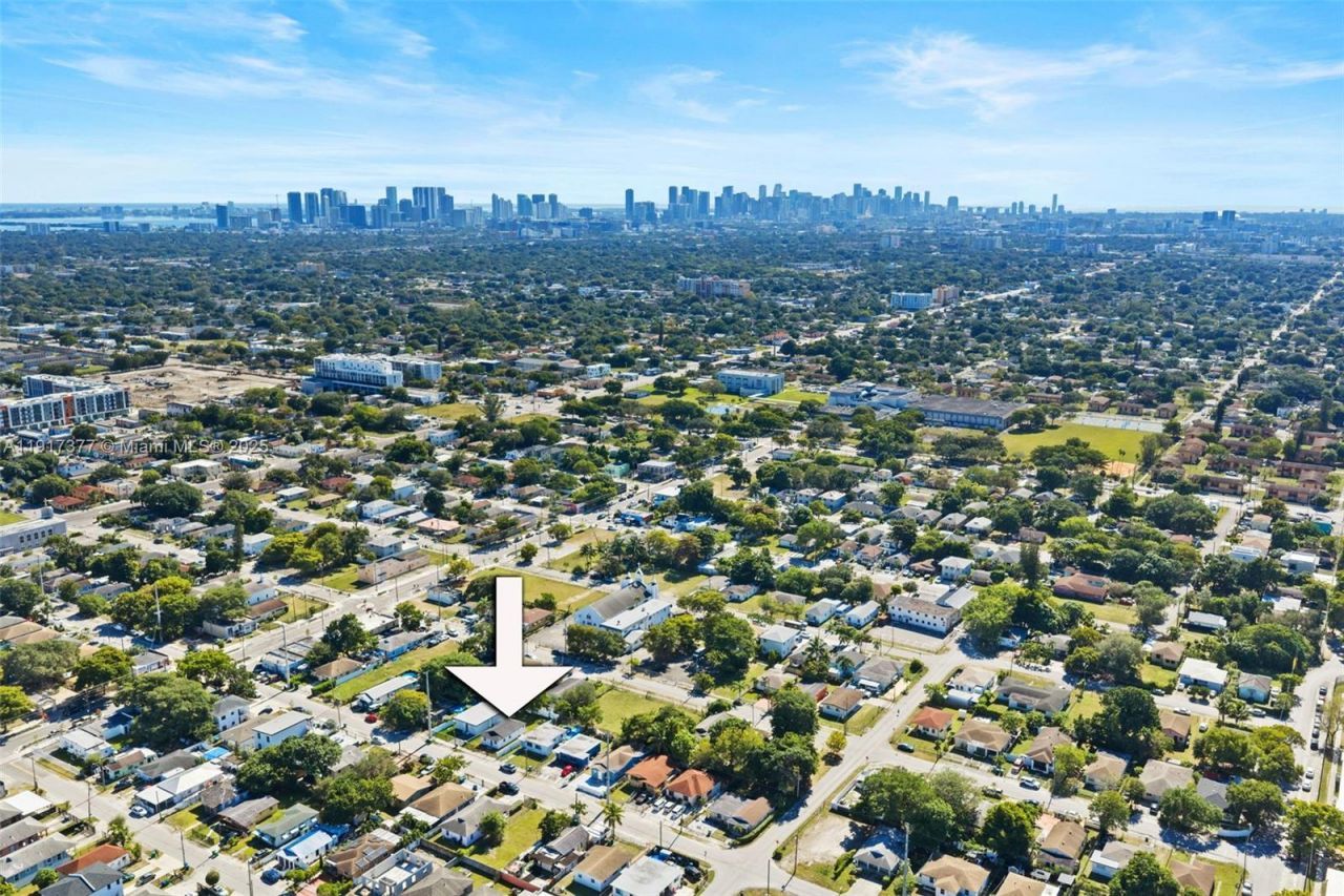 1844 NW 67th St, Miami, FL 33147 Photo