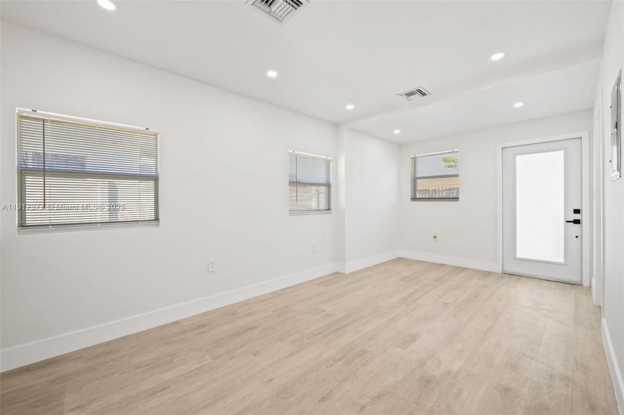 1844 NW 67th St, Miami, FL 33147 Photo