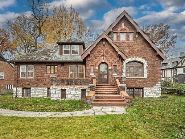 7280 South Roland Blvd, Pasadena Hills, MO 63121