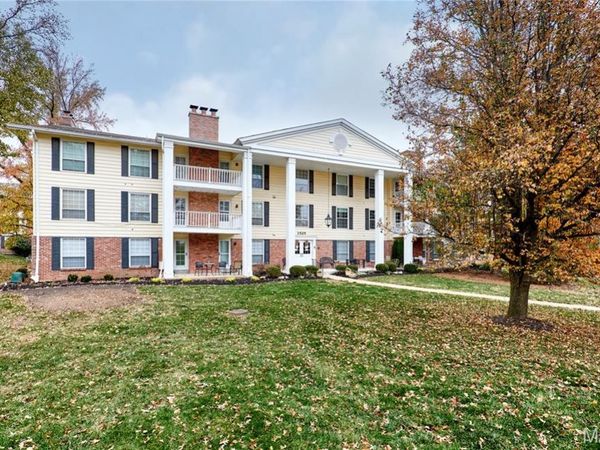 1525 Hampton Hall Drive, Unit 5, Chesterfield, MO 63017