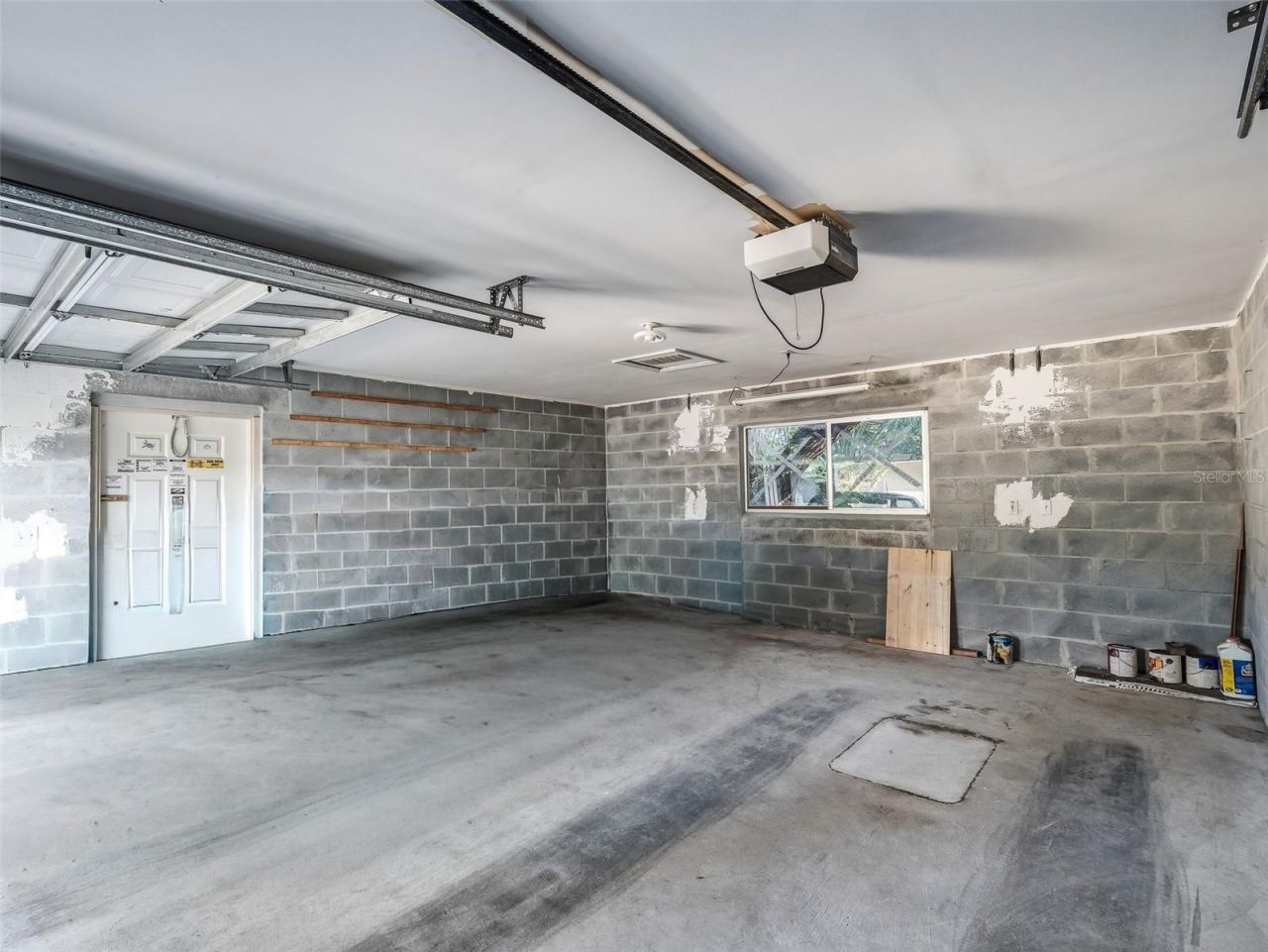 813 E 8th Avenue, New Smyrna Beach, FL 32169 Photo