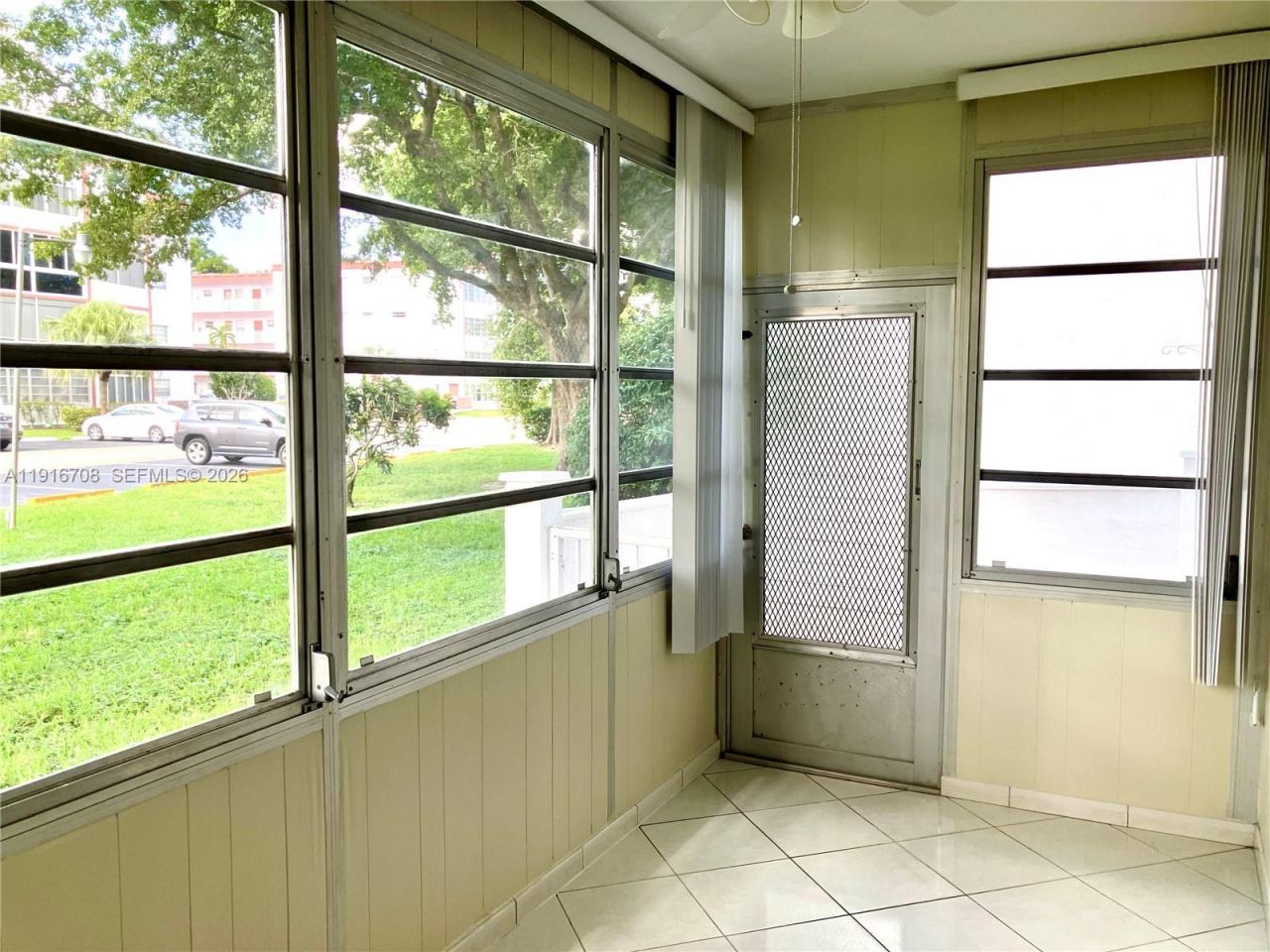 4270 NW 40th St, Unit 103, Lauderdale Lakes, FL 33319 Photo