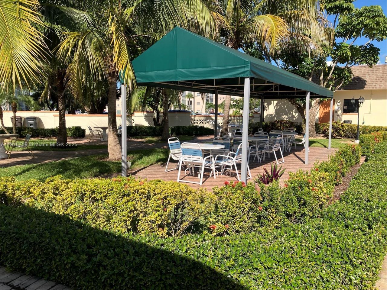 4270 NW 40th St, Unit 103, Lauderdale Lakes, FL 33319 Photo