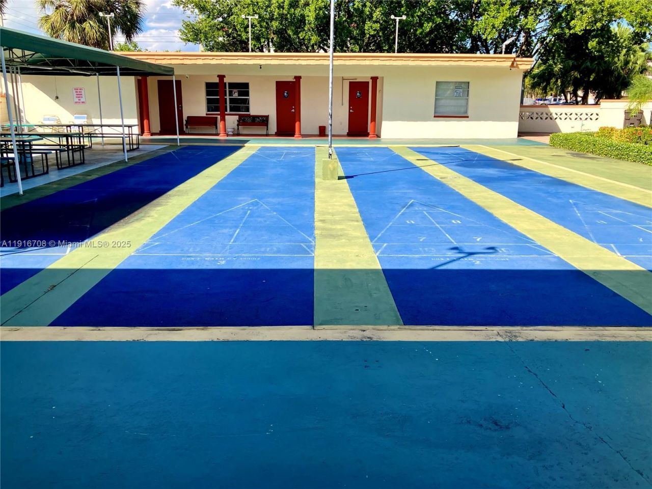 4270 NW 40th St, Unit 103, Lauderdale Lakes, FL 33319 Photo