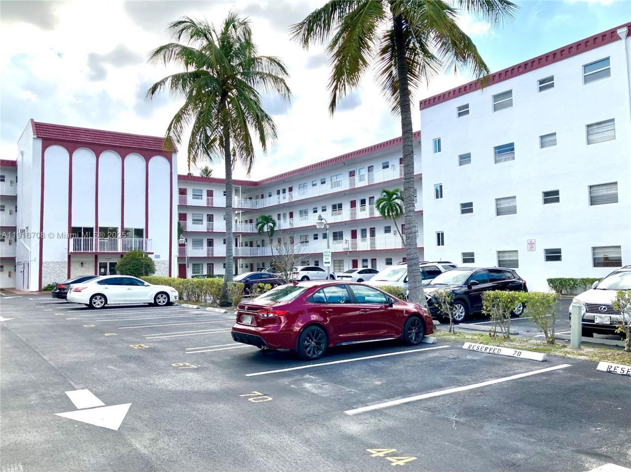 4270 NW 40th St, Unit 103, Lauderdale Lakes, FL 33319 Photo