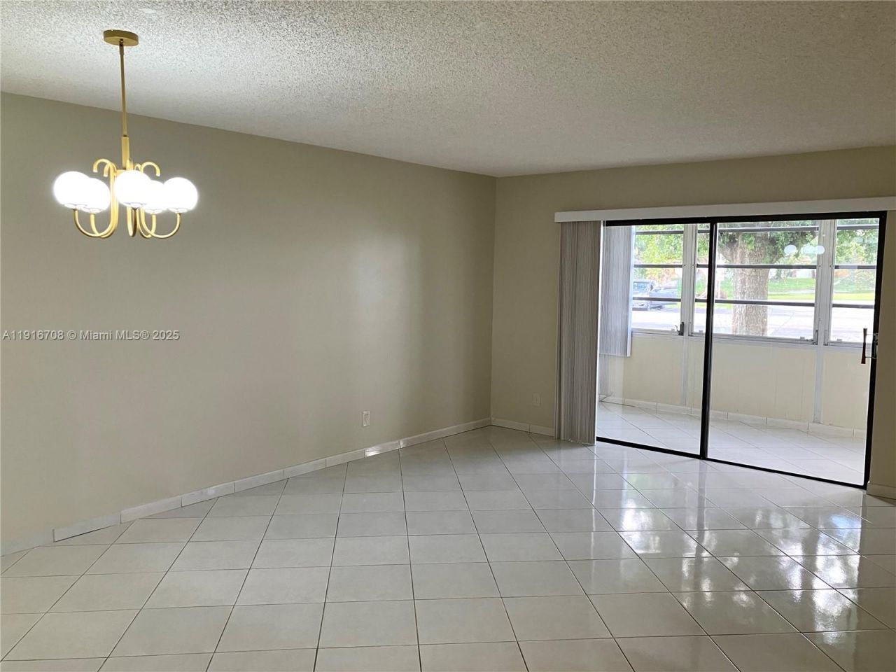 4270 NW 40th St, Unit 103, Lauderdale Lakes, FL 33319 Photo
