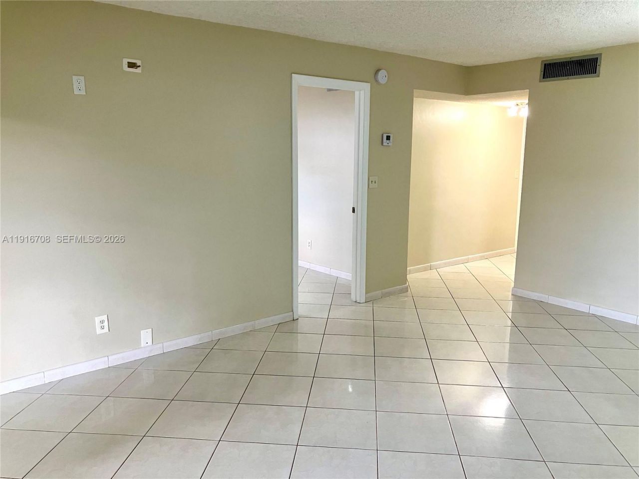 4270 NW 40th St, Unit 103, Lauderdale Lakes, FL 33319 Photo