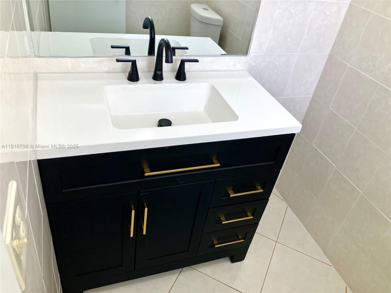 4270 NW 40th St, Unit 103, Lauderdale Lakes, FL 33319 Photo