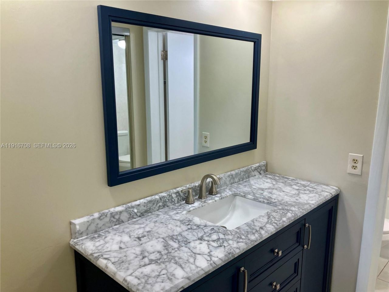 4270 NW 40th St, Unit 103, Lauderdale Lakes, FL 33319 Photo