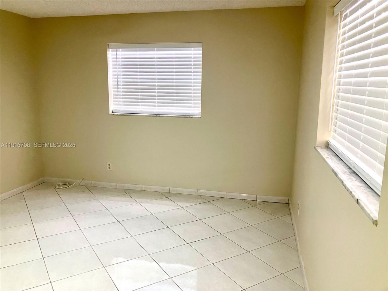 4270 NW 40th St, Unit 103, Lauderdale Lakes, FL 33319 Photo