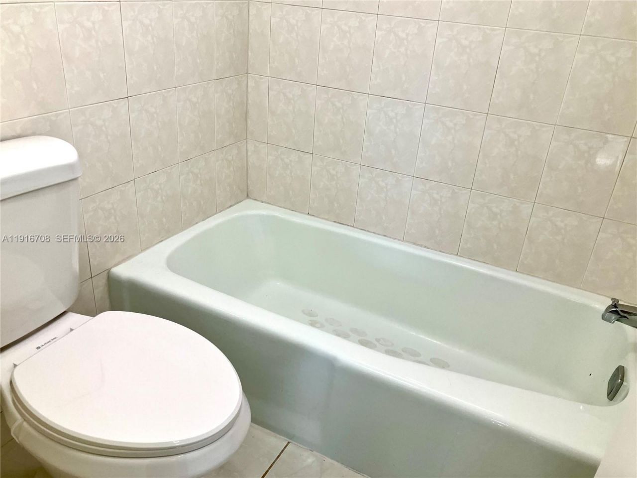 4270 NW 40th St, Unit 103, Lauderdale Lakes, FL 33319 Photo