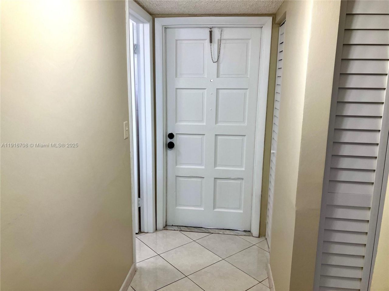 4270 NW 40th St, Unit 103, Lauderdale Lakes, FL 33319 Photo
